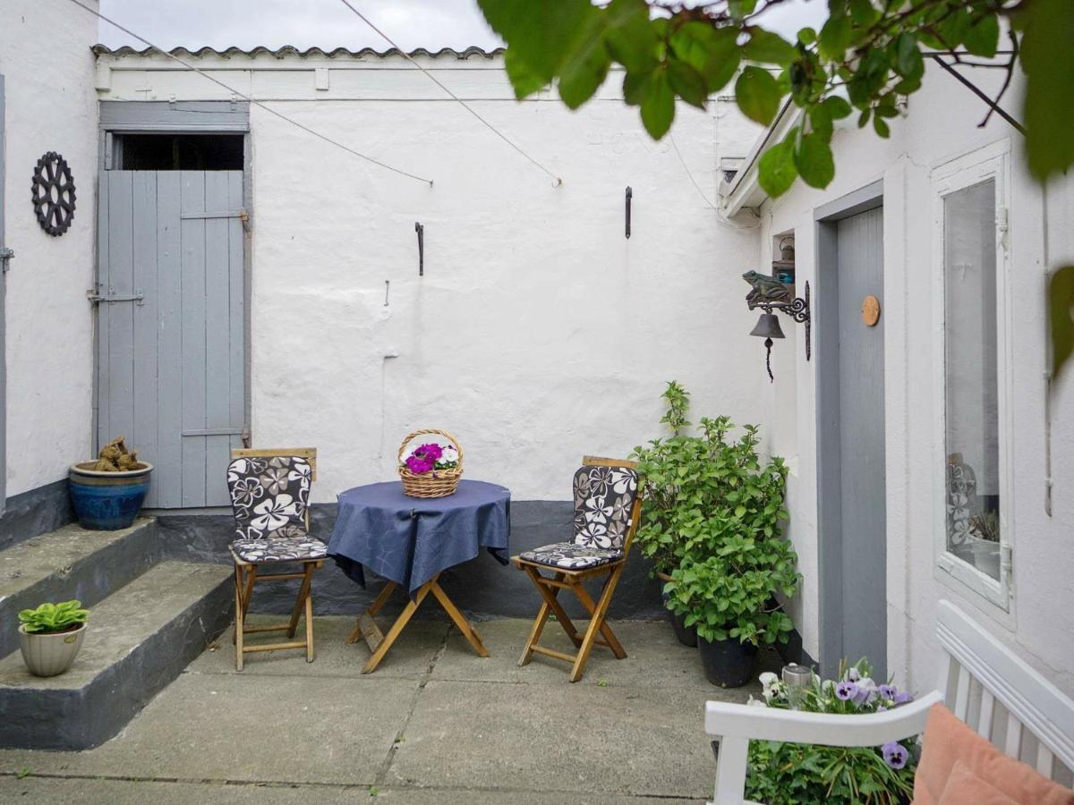 4 Person Holiday Home In Allinge Buitenkant foto